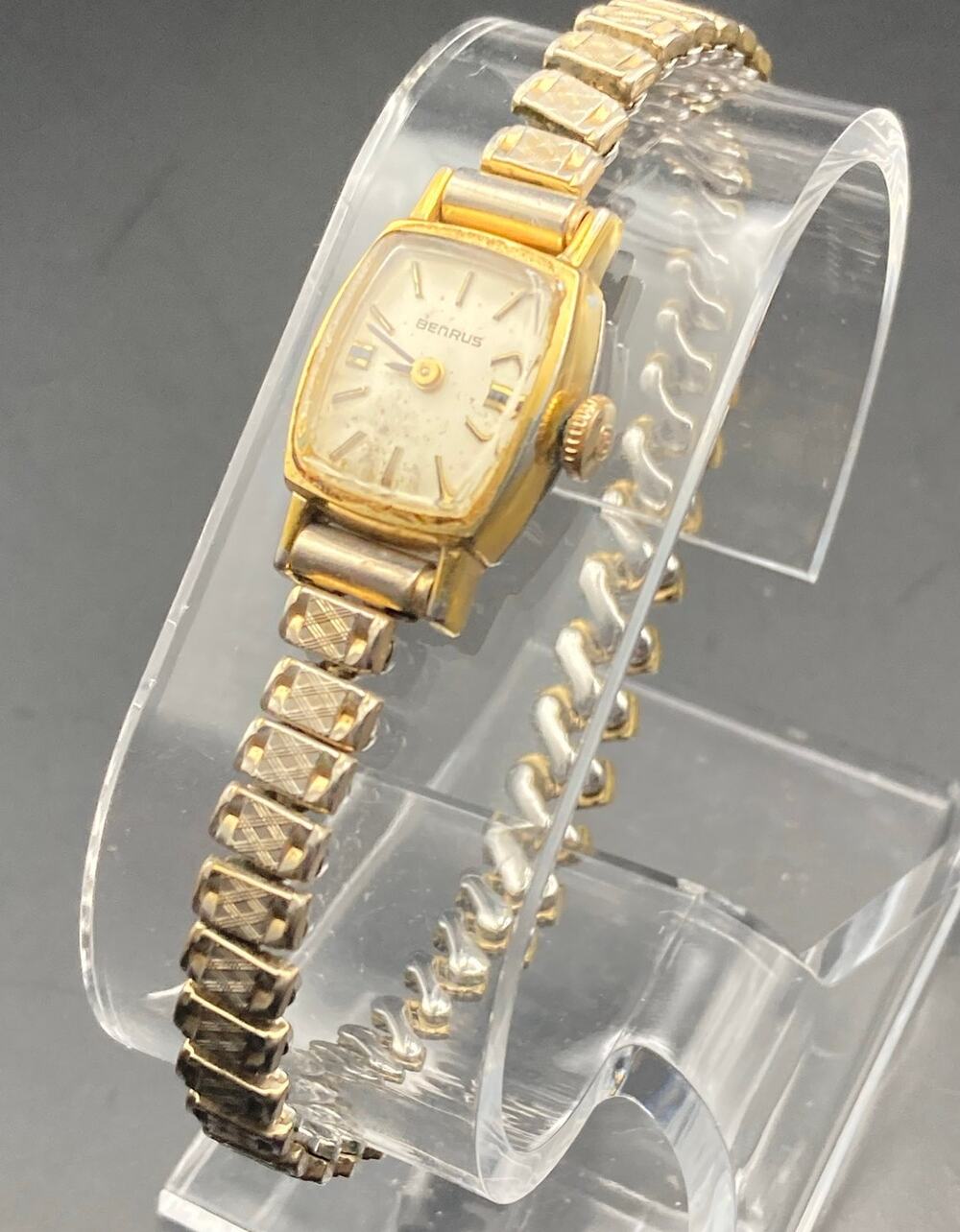 VTG Benrus Mechanical Wind Up Women's Petite Dress Watch 15mm - Expandable Runs